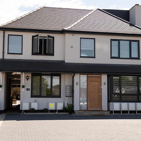 Walnut Flats-F4, 2-Bedroom With Ensuite - Parking, Netflix, Wifi - Close To Oxford, Bicester & Blenheim Palace คิดลิงตัน ภายนอก รูปภาพ