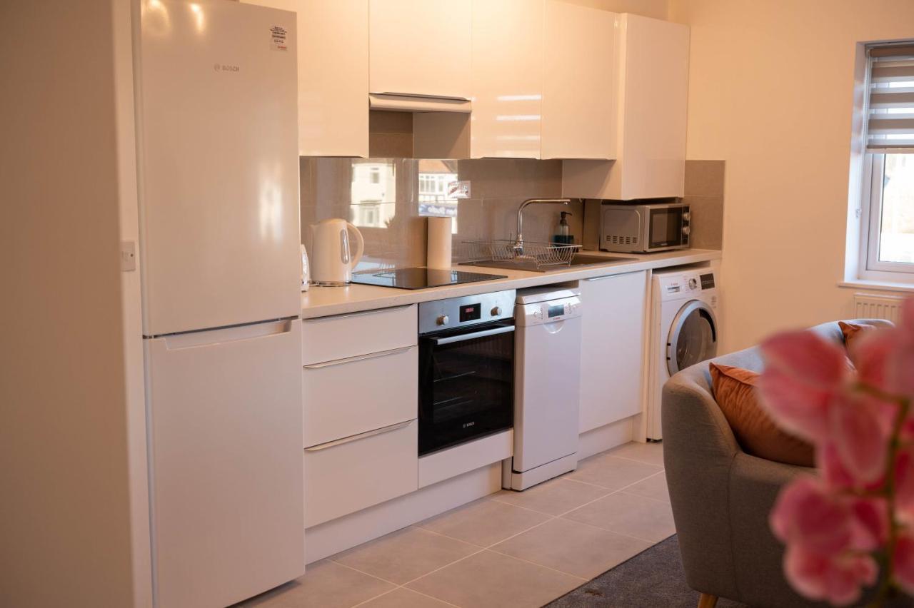 Walnut Flats-F4, 2-Bedroom With Ensuite - Parking, Netflix, Wifi - Close To Oxford, Bicester & Blenheim Palace คิดลิงตัน ภายนอก รูปภาพ