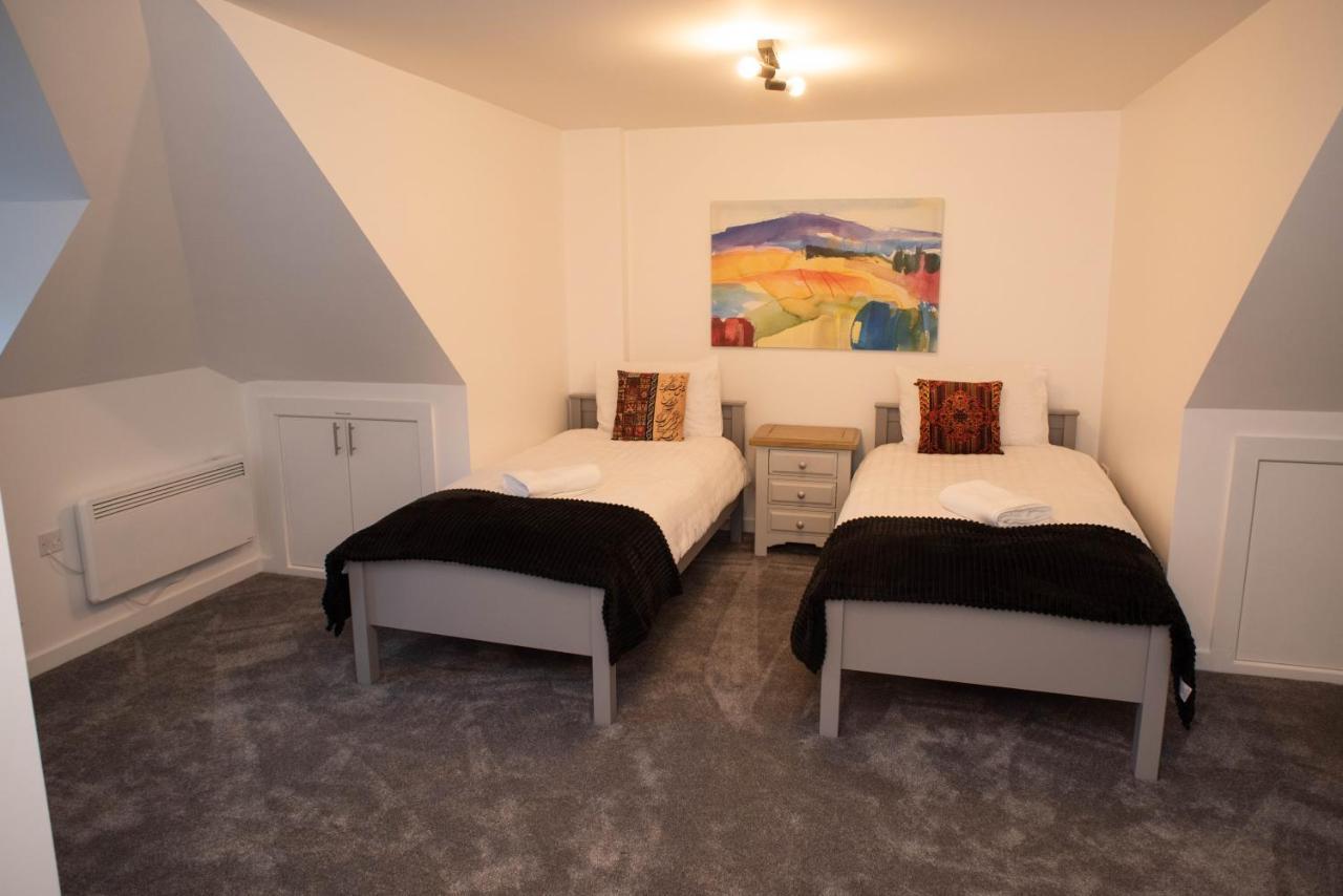 Walnut Flats-F4, 2-Bedroom With Ensuite - Parking, Netflix, Wifi - Close To Oxford, Bicester & Blenheim Palace คิดลิงตัน ภายนอก รูปภาพ
