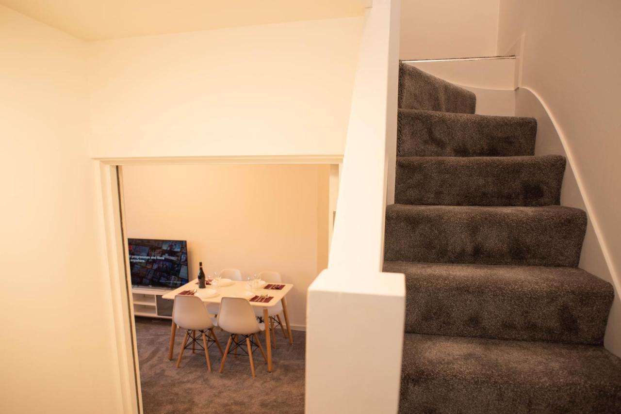 Walnut Flats-F4, 2-Bedroom With Ensuite - Parking, Netflix, Wifi - Close To Oxford, Bicester & Blenheim Palace คิดลิงตัน ภายนอก รูปภาพ