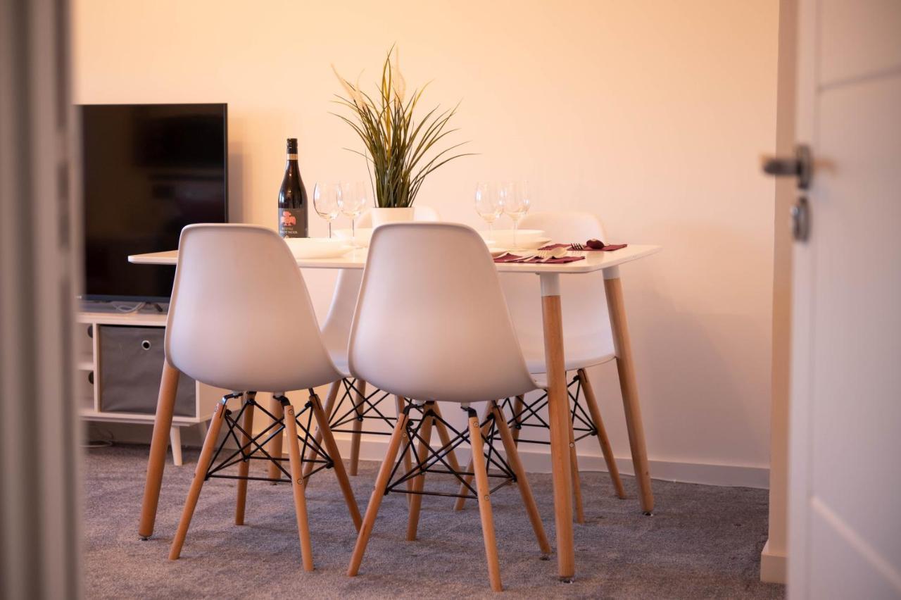 Walnut Flats-F4, 2-Bedroom With Ensuite - Parking, Netflix, Wifi - Close To Oxford, Bicester & Blenheim Palace คิดลิงตัน ภายนอก รูปภาพ