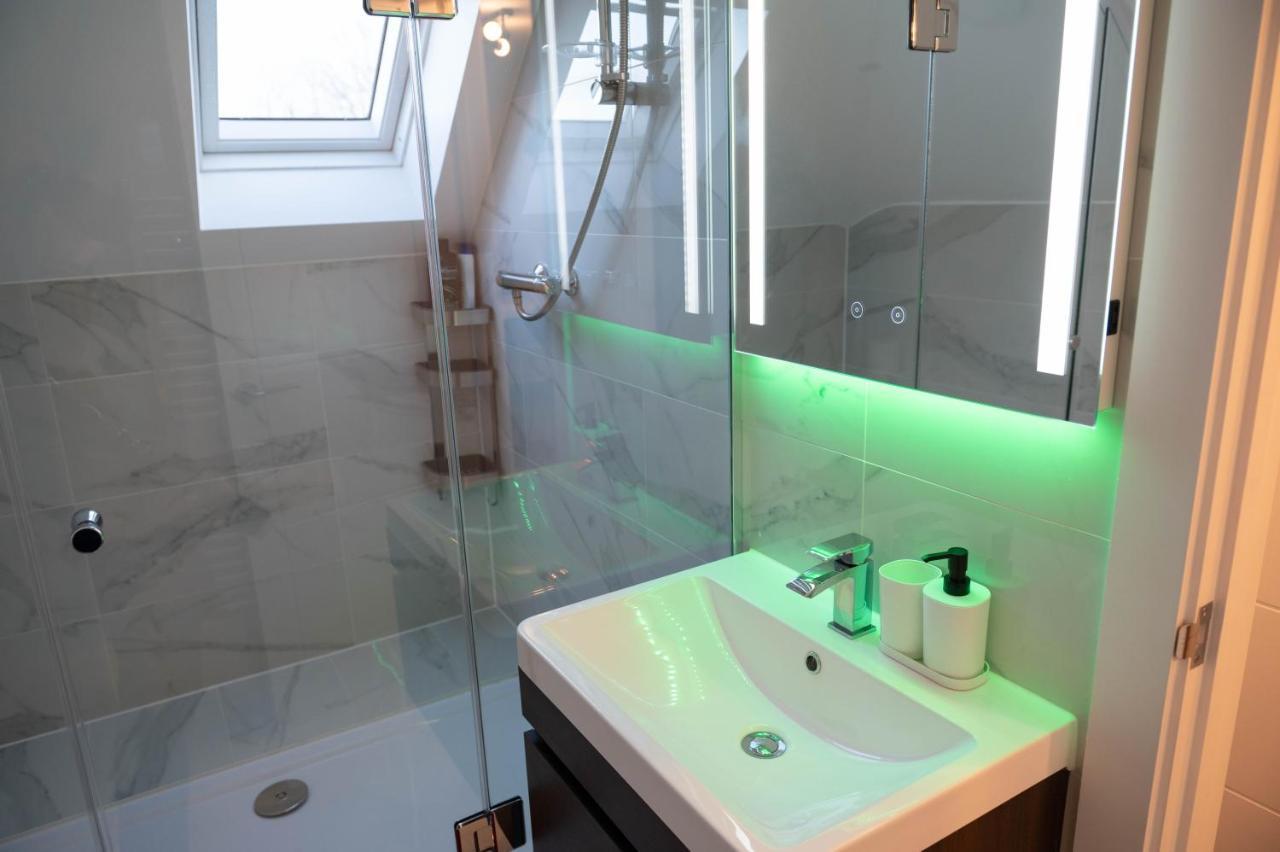 Walnut Flats-F4, 2-Bedroom With Ensuite - Parking, Netflix, Wifi - Close To Oxford, Bicester & Blenheim Palace คิดลิงตัน ภายนอก รูปภาพ