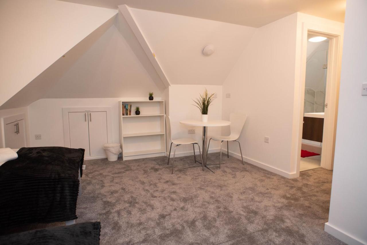 Walnut Flats-F4, 2-Bedroom With Ensuite - Parking, Netflix, Wifi - Close To Oxford, Bicester & Blenheim Palace คิดลิงตัน ภายนอก รูปภาพ